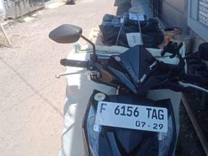 Duh! Motor Beserta Sekarung Paket Milik Kurir di Sukabumi Raib Dicuri