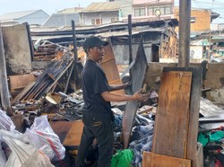 Kebakaran Pasar Poncol, Surya Pemilik Kios Aksesori HP Rugi Rp 300 Juta