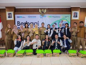Pegadaian hingga Relawan Bakti BUMN Salurkan Paket Sembako ke Masyarakat