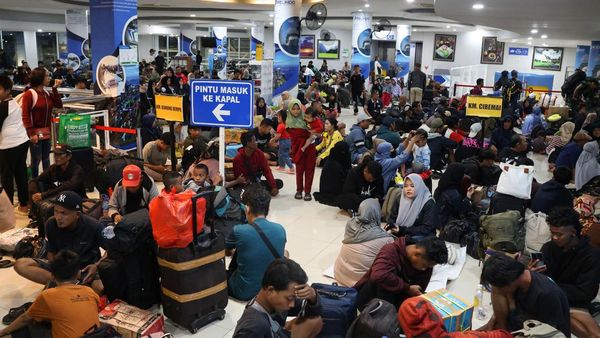 Pelabuhan Soetta Makassar Mulai Dipadati Ribuan Pemudik