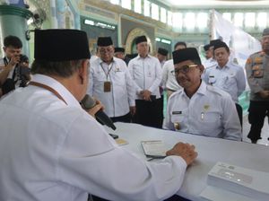 Walkot Tangerang Ajak Warga Bayar Zakat sebagai Kepedulian Sosial Walkot Tangerang Ajak Warga Bayar Zakat sebagai Kepedulian Sosial