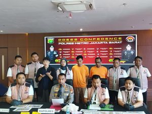 Polisi Ungkap Kasus Minyakita Disunat di Jakbar, 2 Orang Jadi Tersangka Polisi Ungkap Kasus Minyakita Disunat di Jakbar, 2 Orang Jadi Tersangka