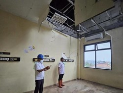 36 Pasien Dievakuasi gegara Plafon RSUD Syamrabu Bangkalan Ambruk