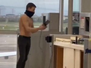 Ketinggalan Pesawat, Seorang Pria Tantrum di Bandara Ketinggalan Pesawat, Seorang Pria Tantrum di Bandara