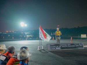 PTPP Rampungkan 83,98% Pekerjaan Overlay Runway Selatan Bandara Soetta