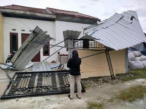 Cerita Takutnya Warga Saat Puting Beliung Terjang Kota Bangkalan