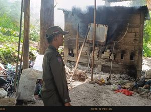 Satpol PP Bantul Kembali Tutup TPS Ilegal, Kali Ini di Kaligawe Satpol PP Bantul Kembali Tutup TPS Ilegal, Kali Ini di Kaligawe