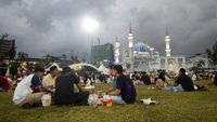Suasana Buka Puasa di Padang MBK 1 Malaysia