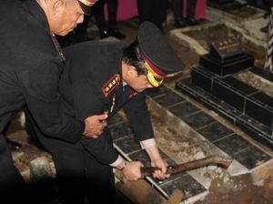 Ibu Aipda Anumerta Petrus Minta Penembak Putranya Dihukum Setimpal Ibu Aipda Anumerta Petrus Minta Penembak Putranya Dihukum Setimpal