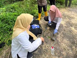 Penjelasan DLH Bojonegoro Soal Semburan Air dari Bawah Pohon Klampis Penjelasan DLH Bojonegoro Soal Semburan Air dari Bawah Pohon Klampis
