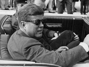 Trump Rilis Dokumen Pembunuhan John F. Kennedy Tanpa Sensor