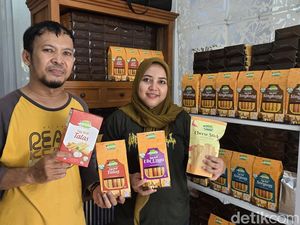Usaha Camilan Egg Roll di Depok Dukung Disabilitas untuk Bekerja Usaha Camilan Egg Roll di Depok Dukung Disabilitas untuk Bekerja