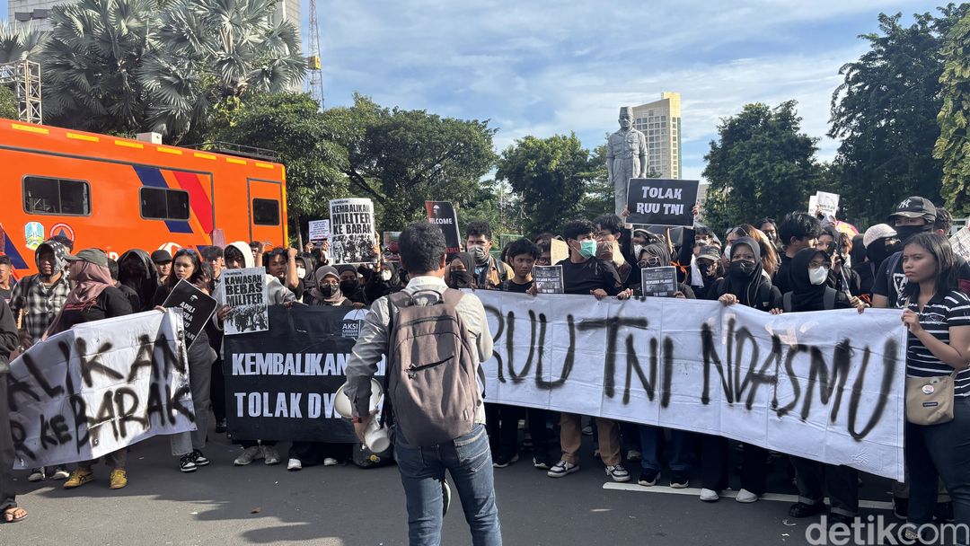 Portrait by Alex Perez