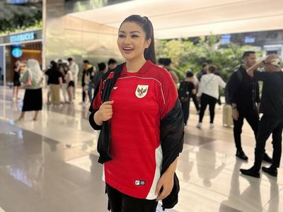 Garuda Calling! Potret Fitri Carlina Dukung Timnas di Australia