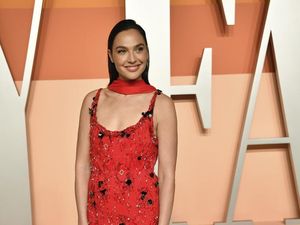 Video Gal Gadot Salahkan Gerakan Pro Palestina Bikin Film Snow White Tak Laku Video Gal Gadot Salahkan Gerakan Pro Palestina Bikin Film Snow White Tak Laku
