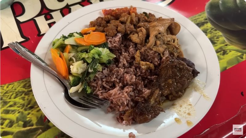 Jerome Polin dan Agatha Pricilla makan di kantin karyawan PIM