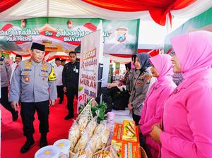 Kapolri Hadiri Bazar Ramadan Polri Presisi dan Baksos Bhayangkari 2025 di Surabaya Kapolri Hadiri Bazar Ramadan Polri Presisi dan Baksos Bhayangkari 2025 di Surabaya