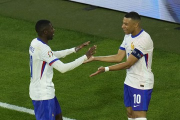Kata-kata 'Sang Terpilih' Bikin Hubungan Mbappe dan Dembele Retak?