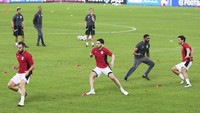 Indonesia dan Australia bersaing ketat untuk menemani Jepang merebut tiket langsung ke Piala Dunia 2026 dari babak ketiga. Samurai Biru, yang sudah mengamankan 16 poin, bisa lolos ke putaran final kalau meraup tiga poin hari ini.  