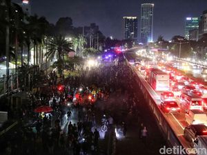 Massa Aksi Tolak RUU TNI Membubarkan Diri