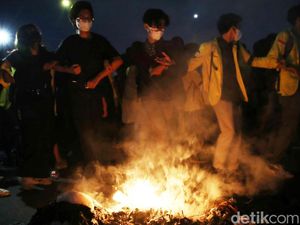 Ketok Palu Pengesahan RUU TNI di Tengah Gelombang Protes