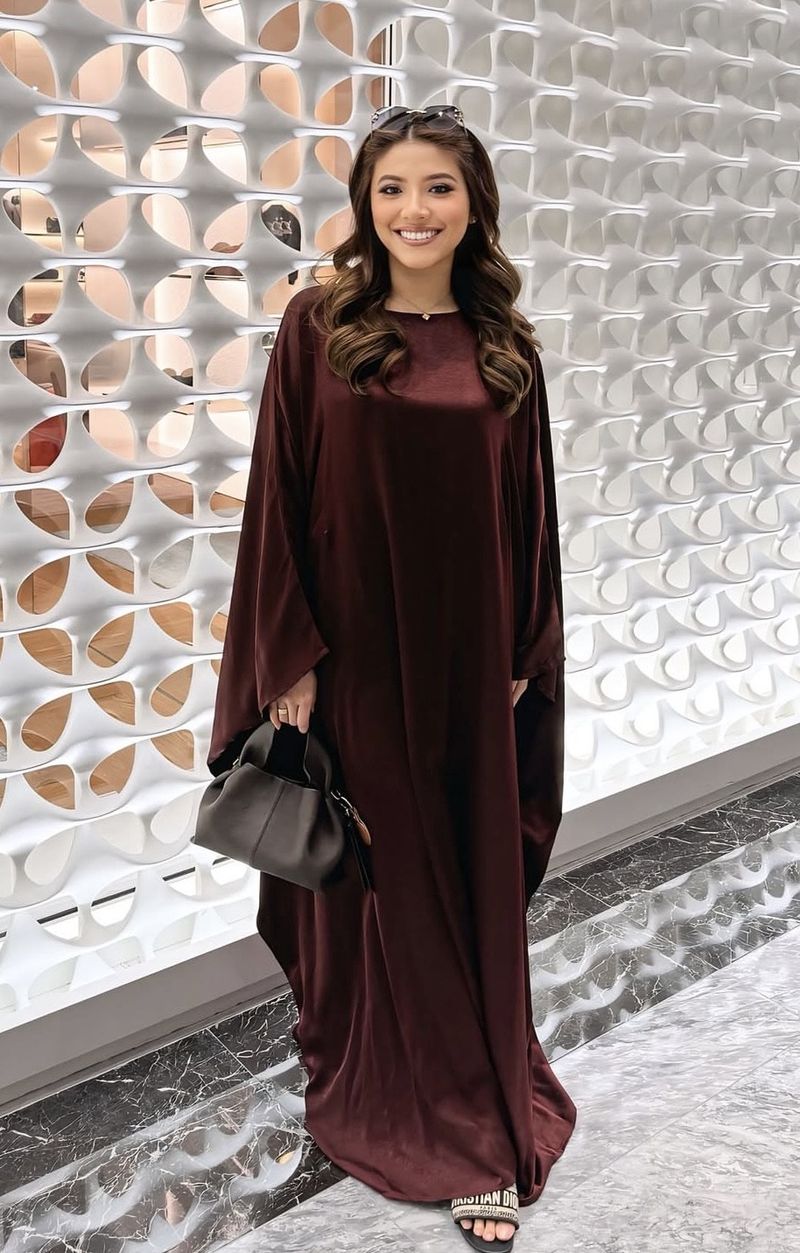 Model Baju Lebaran Wanita 2025 Inspirasi model dan warna baju lebaran wanita 2025.