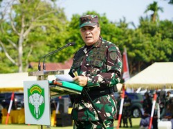 Warga Aceh Serahkan 2 Senjata-2 Granat Sisa Konflik ke TNI