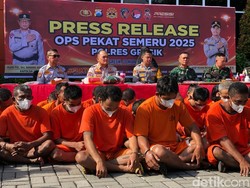 Operasi Pekat Semeru, Ratusan Tersangka-Miras Diberantas Polres Gresik