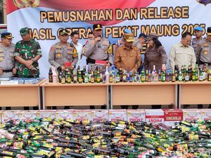 Polda Banten Musnahkan 22 Ribu Botol Miras Saat Operasi Pekat