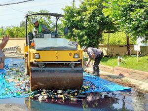 324,5 Liter Miras Hasil Operasi Pekat Semeru di Bojonegoro Dimusnahkan