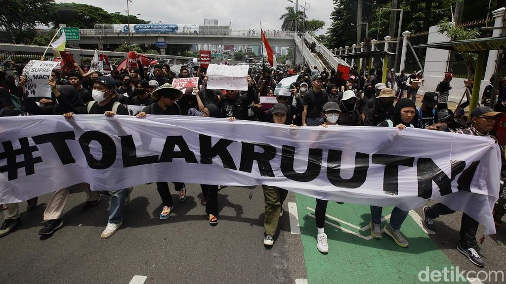 Bingkai Sepekan: Aksi Tolak RUU TNI hingga Timnas Dibantai Australia Bingkai Sepekan: Aksi Tolak RUU TNI hingga Timnas Dibantai Australia