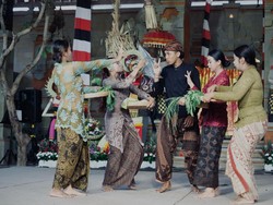 Komunitas Larajiva: Ruang Menari Putu Wahyu dan Kawan-kawan Tuli