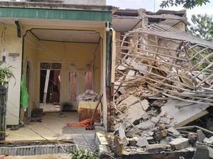 Kata Pakar IPB, Ini Ciri-ciri Rumah yang Bakal Runtuh Imbas Pergerakan Tanah Kata Pakar IPB, Ini Ciri-ciri Rumah yang Bakal Runtuh Imbas Pergerakan Tanah