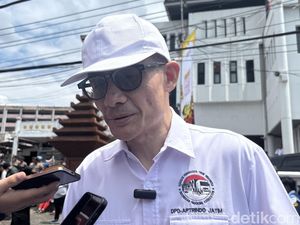 Sopir Truk Desak Revisi Durasi Pembatasan Angkutan Logistik Saat Lebaran 2025 Sopir Truk Desak Revisi Durasi Pembatasan Angkutan Logistik Saat Lebaran 2025