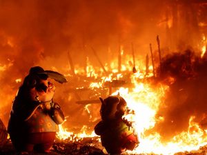 Valencia Gelar Festival Fallas, Kritik Pemerintah Pascabanjir Dahsyat Valencia Gelar Festival Fallas, Kritik Pemerintah Pascabanjir Dahsyat