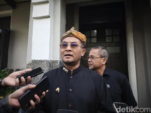 Sentilan Wagub Jabar ke Sekda yang Bikin Riuh Paripurna Sentilan Wagub Jabar ke Sekda yang Bikin Riuh Paripurna