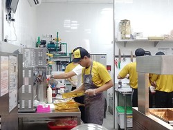 Prospek Bisnis Masih Cerah, Waralaba Ini Buka Cabang di Stasiun Whoosh