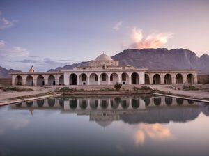 2 Tahun Ditahan Taliban, Turis AS Akhirnya Berhasil Dibebaskan 2 Tahun Ditahan Taliban, Turis AS Akhirnya Berhasil Dibebaskan