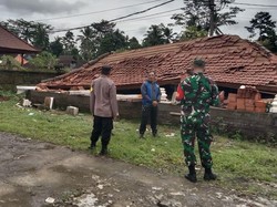 Bangunan Bale Gong di Pura Merajan Tabanan Roboh, Kerugian Rp 250 Juta