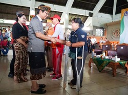 Bupati Adi Berikan Sembako-Alat Bantu untuk Veteran, Lansia, dan Disabilitas
