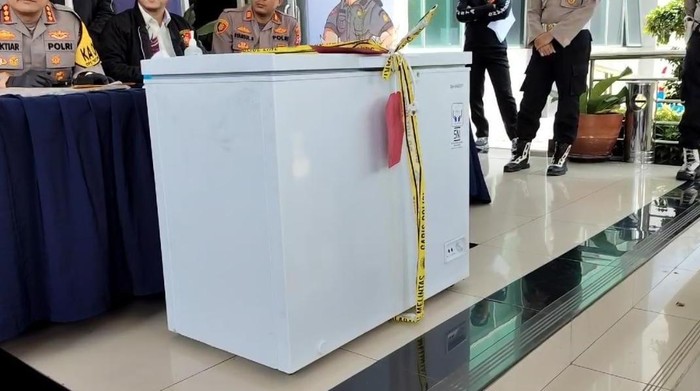 Buron penipuan, Jefry Rarun dimutilasi dan jasadnya di dalam freezer di Tangerang.