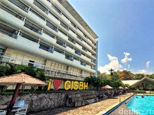 Menginap di Hotel Warisan Soekarno, Tepi Laut Teluk Palabuhanratu Menginap di Hotel Warisan Soekarno, Tepi Laut Teluk Palabuhanratu