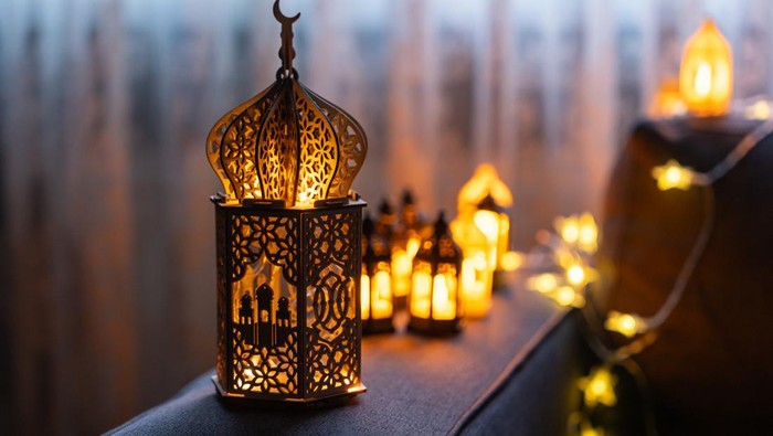 Colorful bulan rahmat Lanterns bulan rahmat Month Background, Eid Mubarak Concept Photo, Uskudar Istanbul, Turkiye (Turkey)