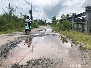 Jalan Rusak Parah, Warga Palangka Raya Kirim Surat Terbuka ke Wali Kota Jalan Rusak Parah, Warga Palangka Raya Kirim Surat Terbuka ke Wali Kota