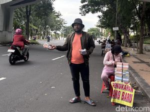 Jasa Tukar Uang Mulai Menjamur di Surabaya