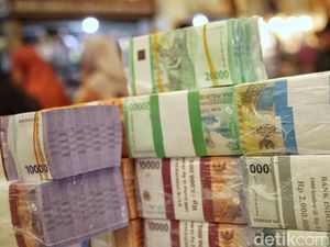 2 Hukum Tukar Uang Lebaran dalam Islam, Jangan Sampai Salah Maksud