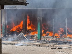 Kios-kios di Pasar Jumaah Purwakarta Ludes Dilalap Api