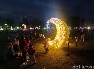 Alun-alun Purbalingga Kian Cantik Berhias Lampu di Festival Ramadan Light