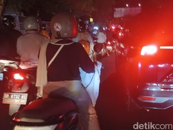 Jalan Urip Sumoharjo-Perintis Kemerdekaan Makassar Macet 4,5 Km Malam Ini