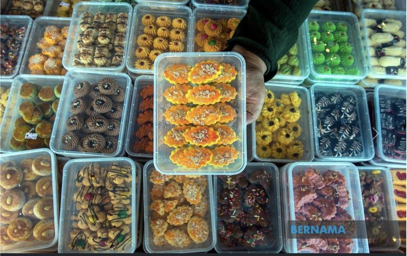 Murah! Wanita Ini Jual Kue Lebaran Hanya Rp 22 Ribu per Stoples